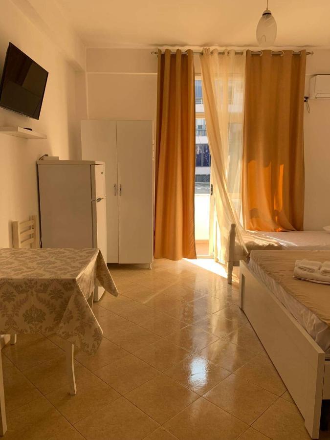 Elio'S Room Durrës Exteriör bild
