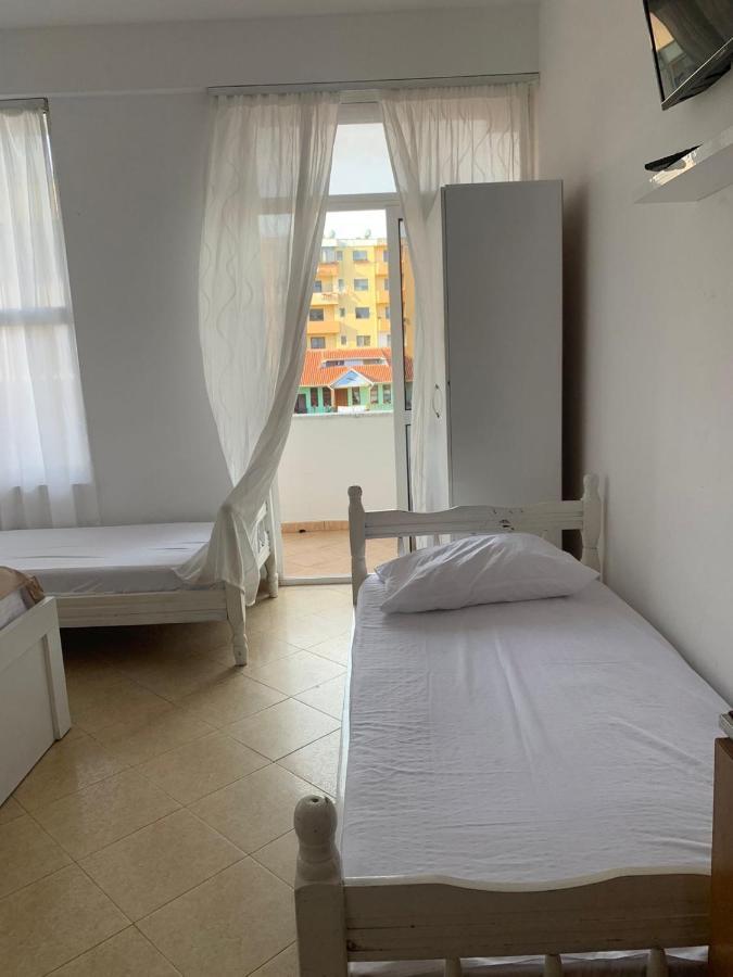 Elio'S Room Durrës Exteriör bild