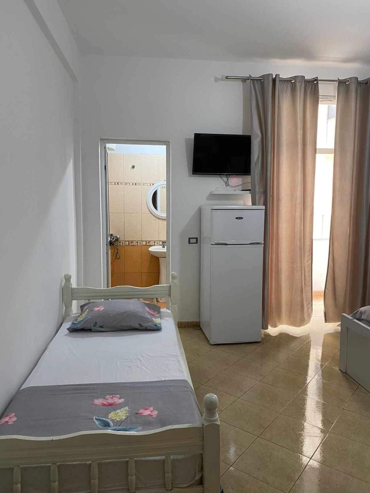 Elio'S Room Durrës Exteriör bild