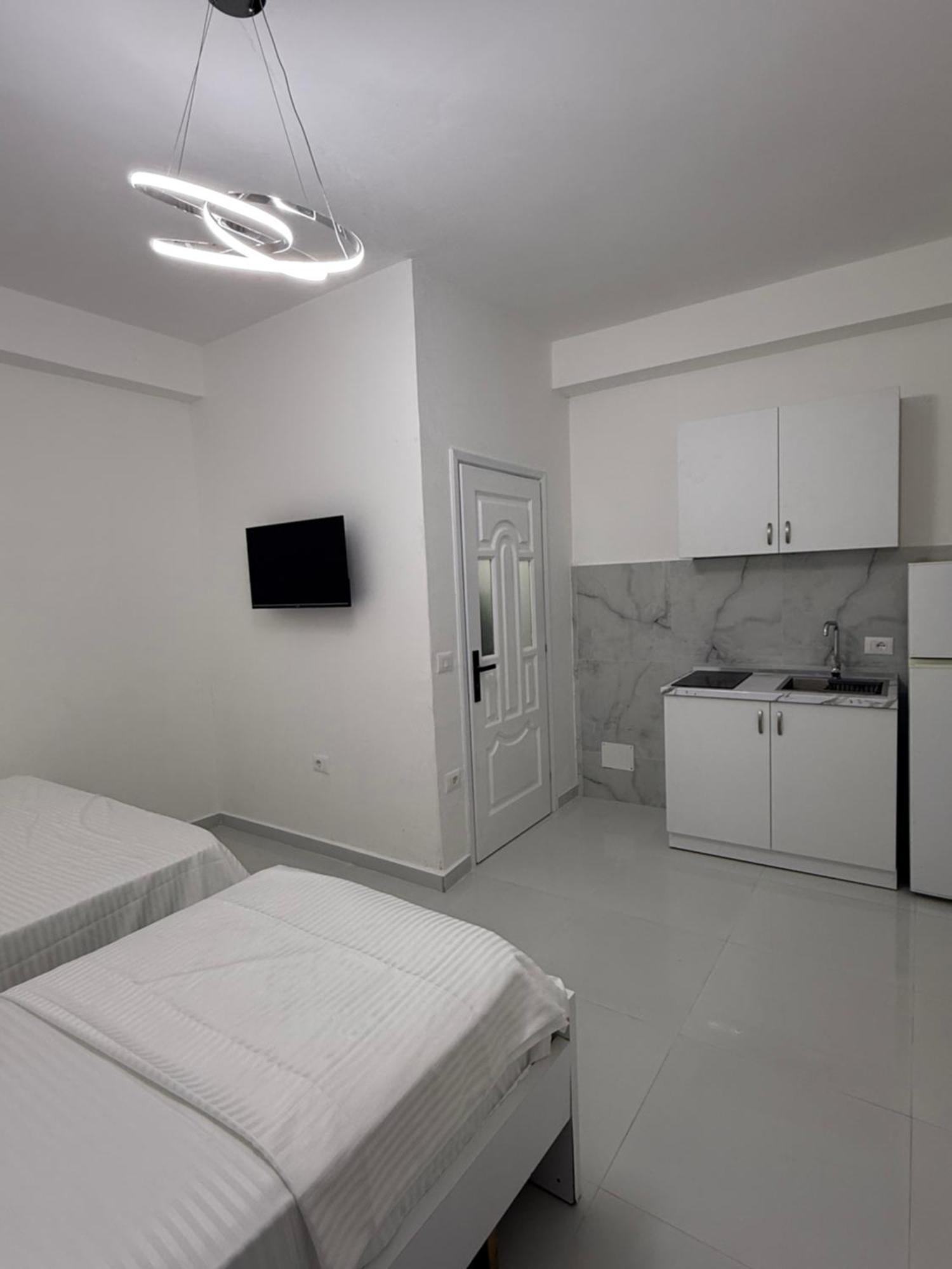 Elio'S Room Durrës Exteriör bild