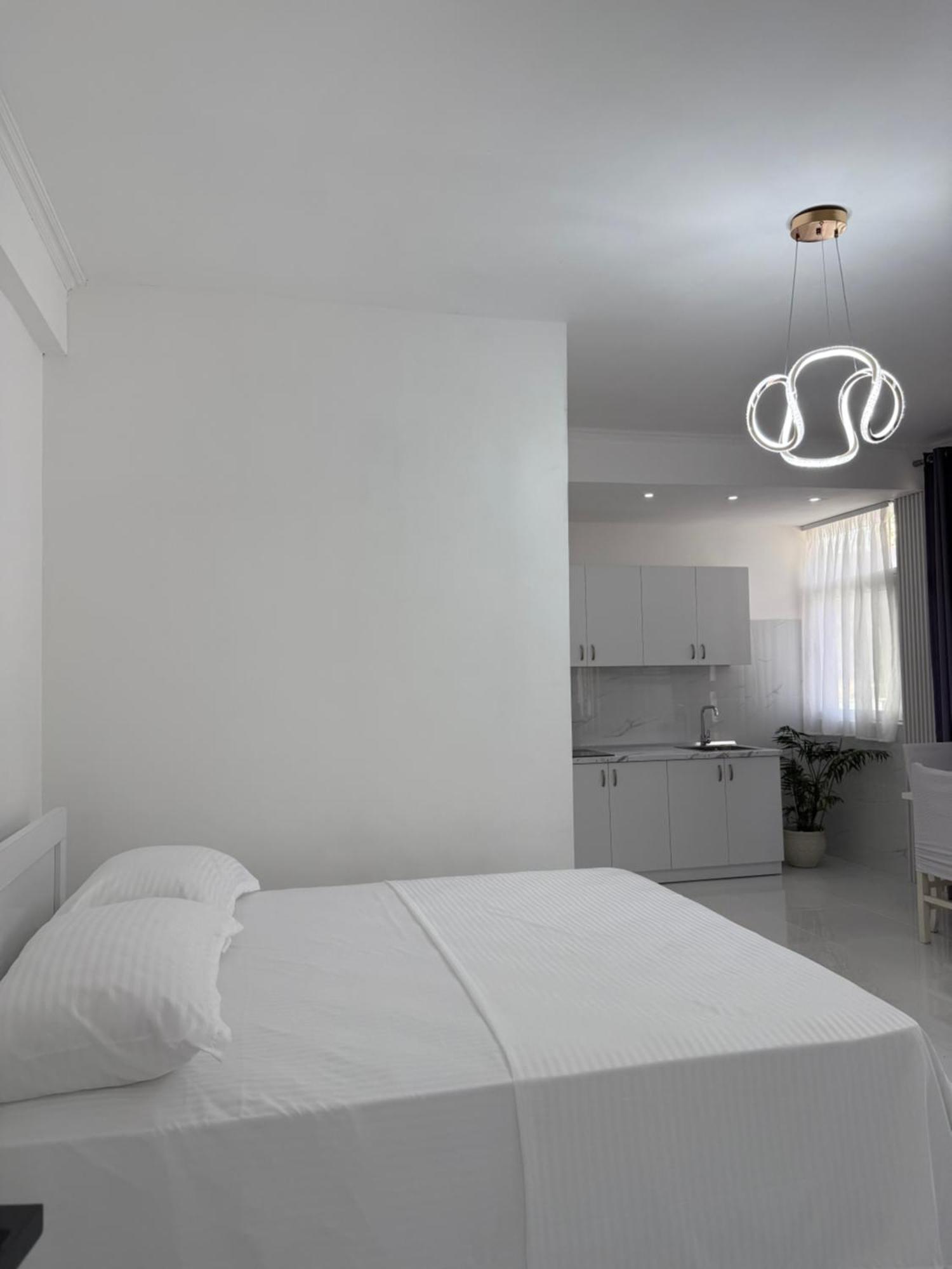 Elio'S Room Durrës Exteriör bild