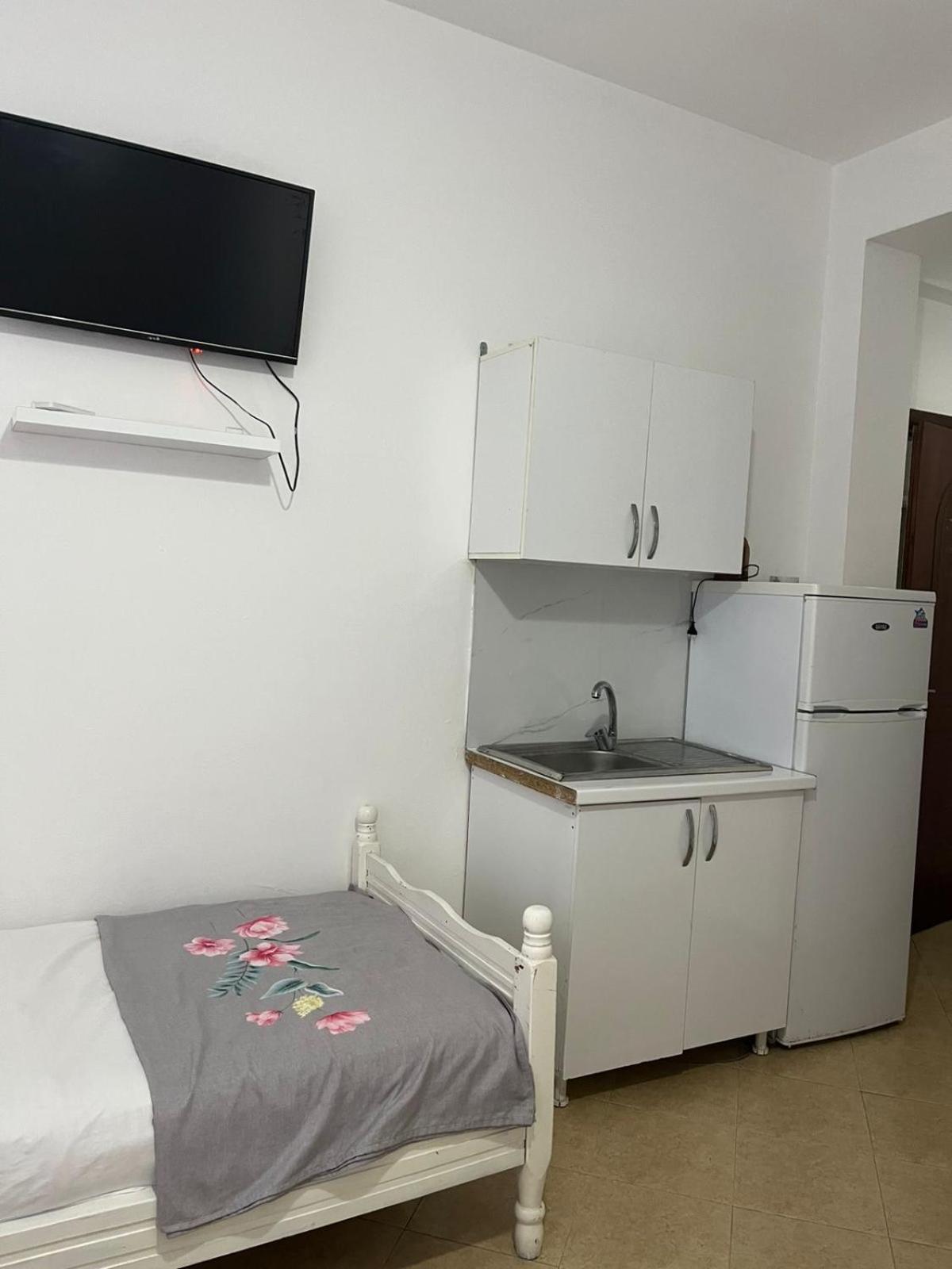 Elio'S Room Durrës Exteriör bild